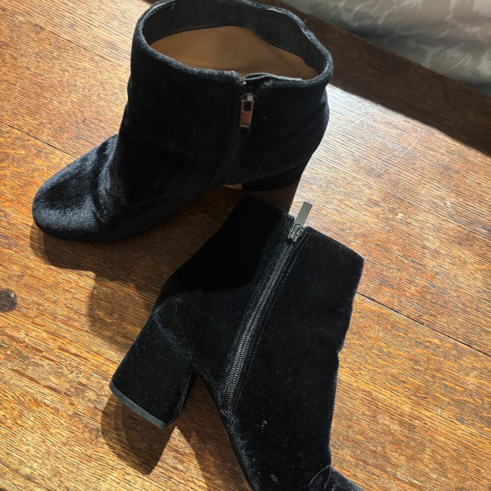 Franco Sarto Jubilee Black Velvet Booties, Size 8.5
